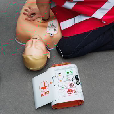 Defibrillaattori-Mediana-A16-1-4