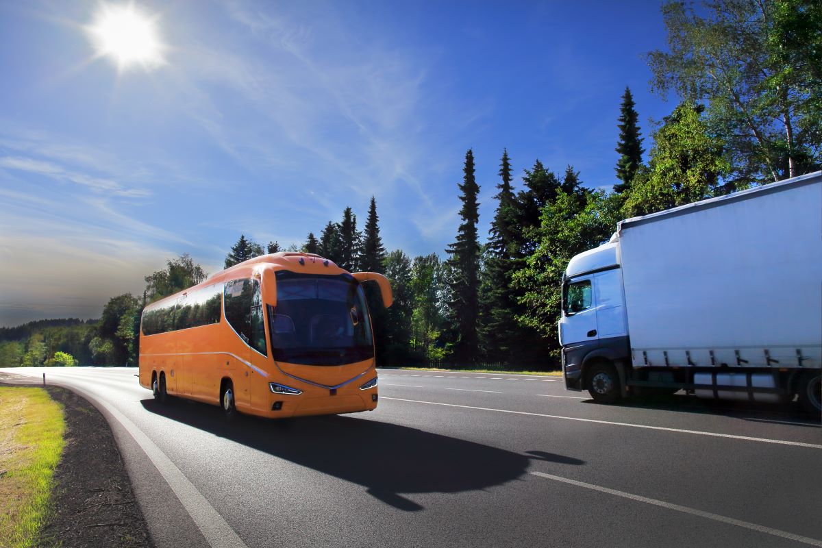 ammattiautoilija bussi rekka